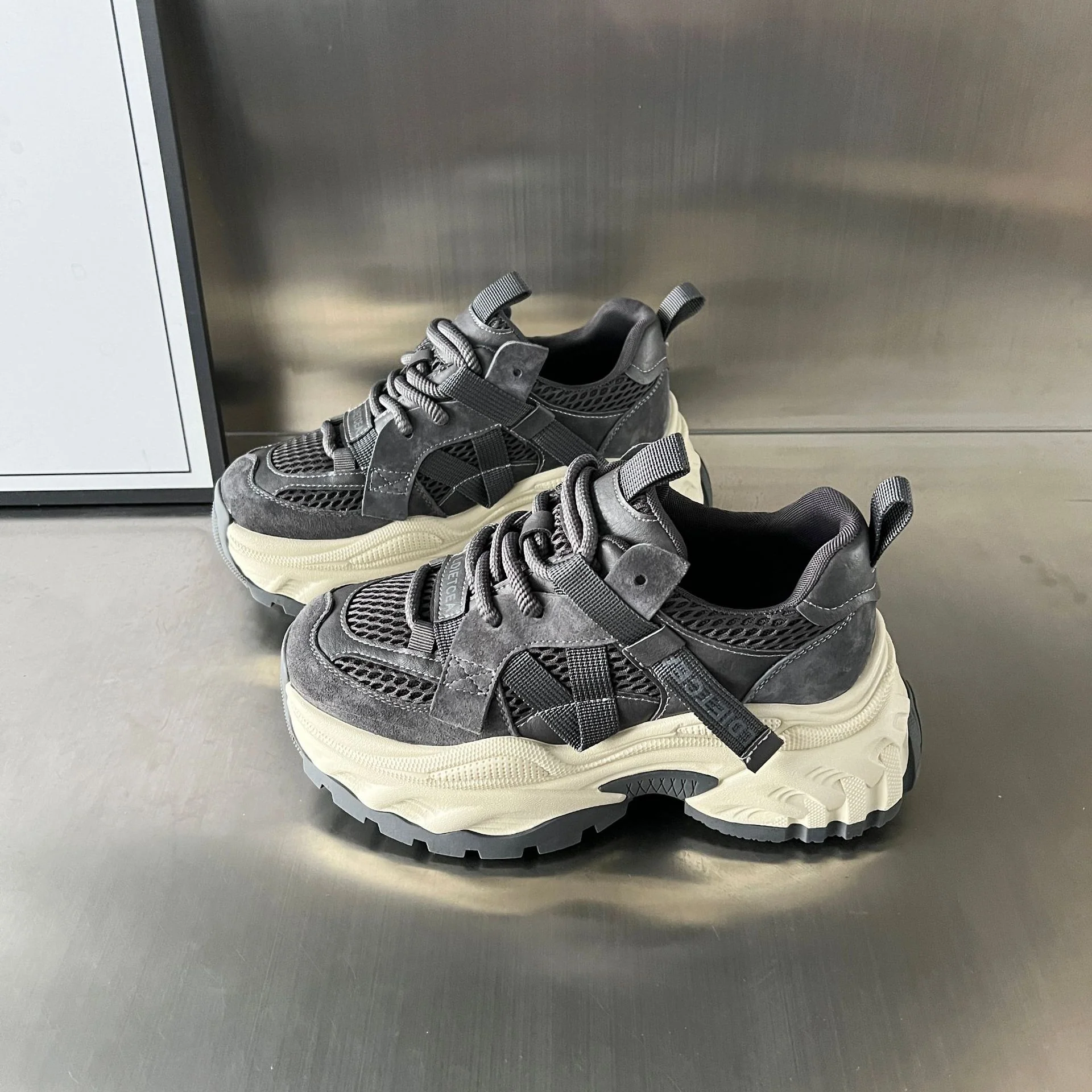 Damen Sportliche Chunky Sneakers mit atmungsaktiver Mesh-Oberfläche und stabiler Sohle Heidi Mode - Image 6
