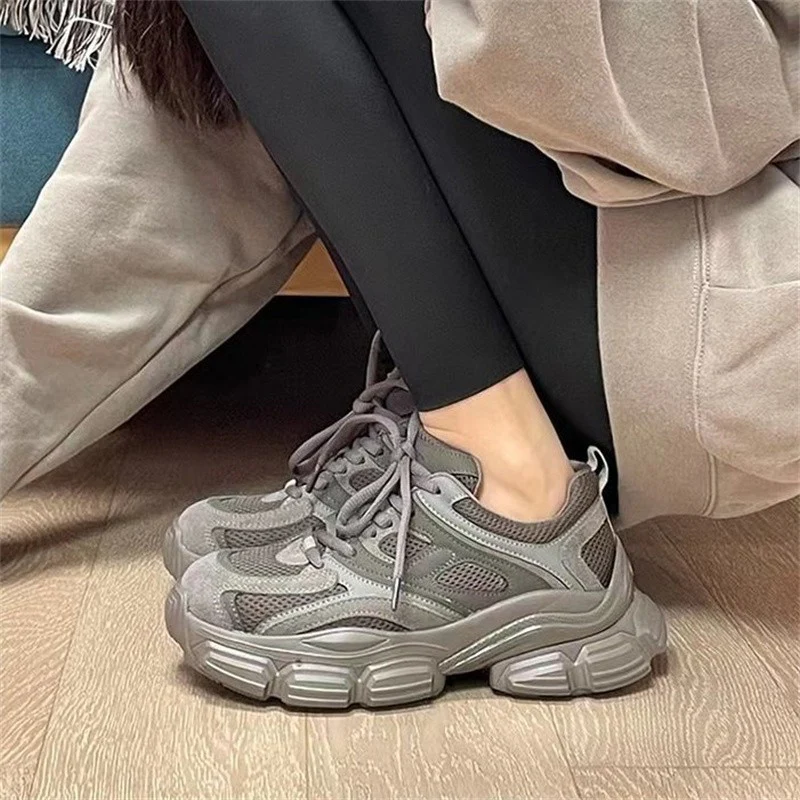 Damen Sportliche Chunky Sneakers mit atmungsaktiver Struktur und robustem Profil Heidi Mode - Image 2