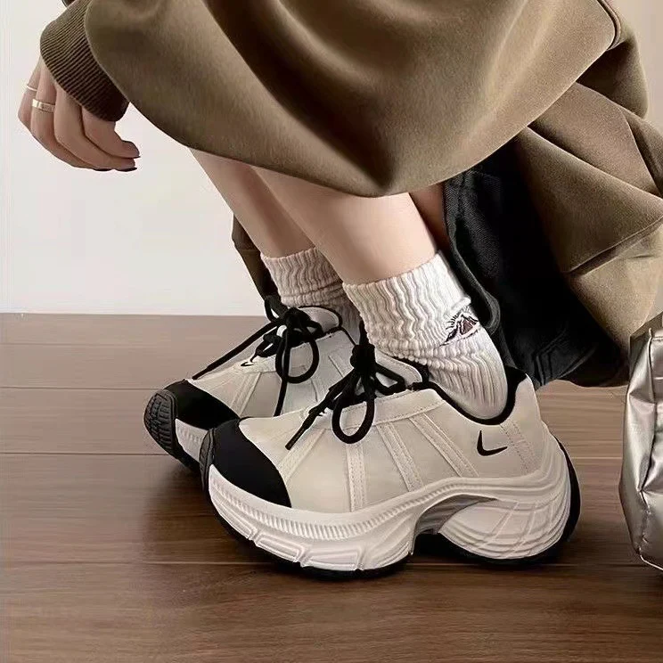 Damen Sportliche Chunky Sneakers mit dämpfender Sohle Heidi Mode - Image 2