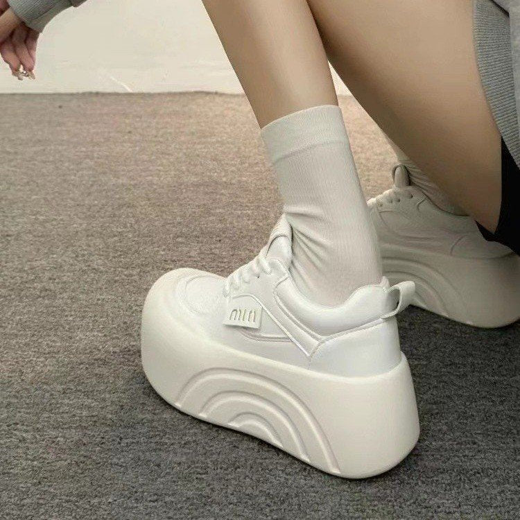 Damen Sportliche Chunky Sneakers mit dämpfender Sohle und innovativer Oberflächenstruktur Heidi Mode - Image 3