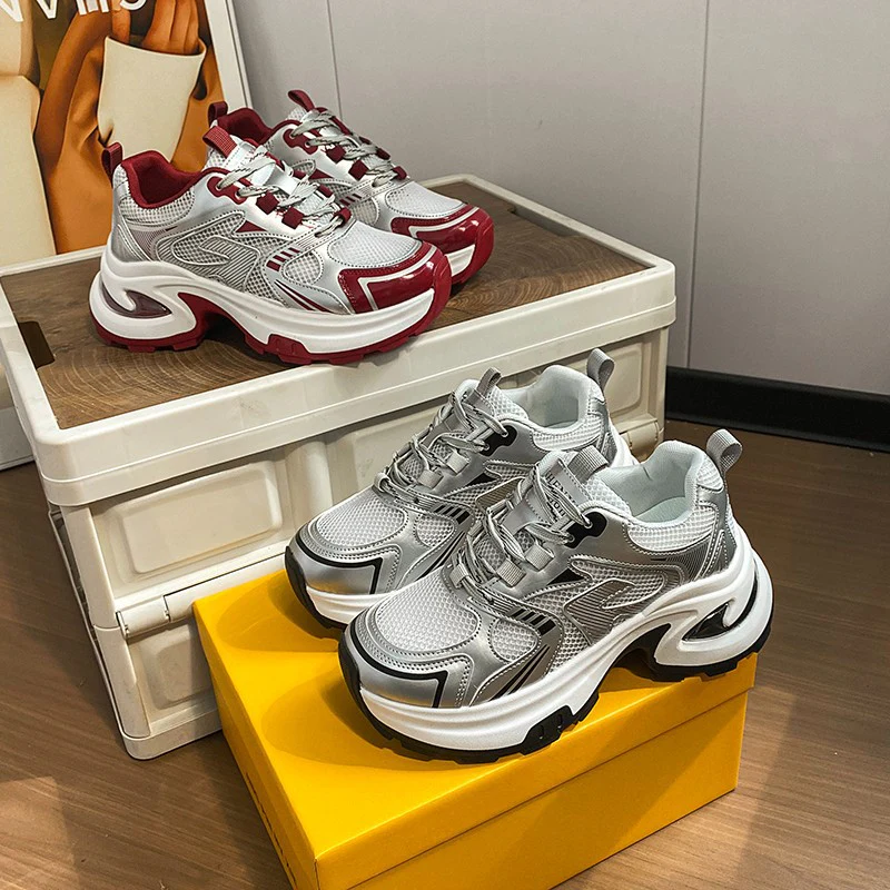 Damen Sportliche Chunky Sneakers mit dämpfender Sohle und reflektierenden Akzenten Heidi Mode - Image 2