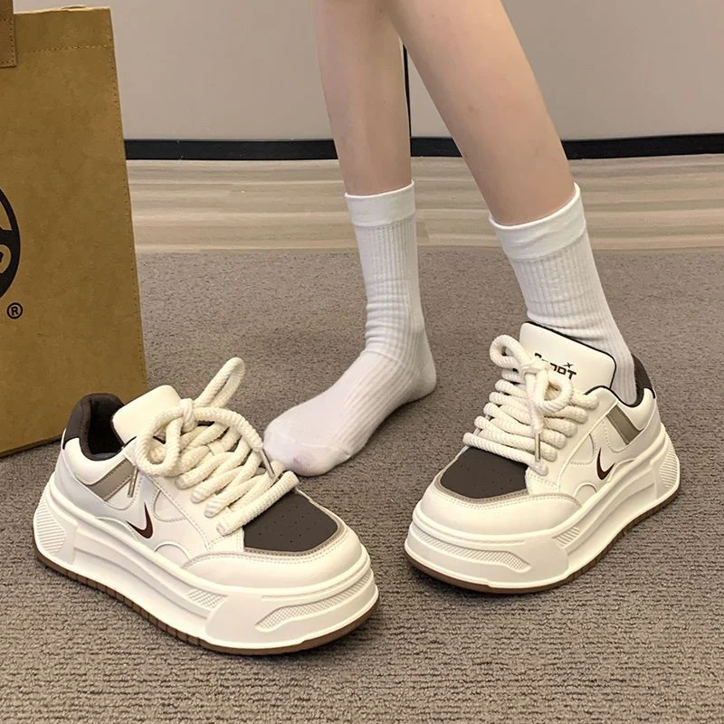 Damen Sportliche Chunky Sneakers mit dicker Sohle und atmungsaktiver Obermaterialstruktur Heidi Mode - Image 6