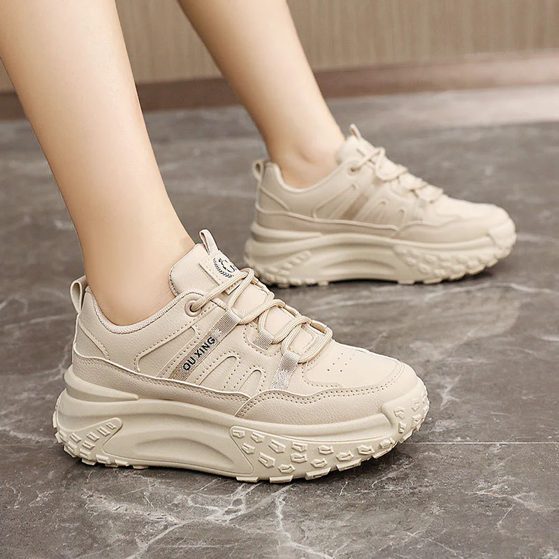 Damen Sportliche Chunky Sneakers mit gepolsterter Sohle und innovativem Schnürsystem Heidi Mode - Image 4