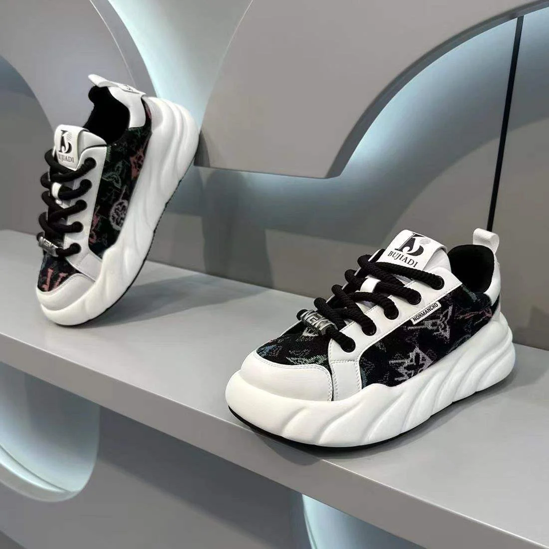 Damen Sportliche Chunky Sneakers mit innovativem Dämpfungssystem und atmungsaktivem Obermaterial Heidi Mode - Image 7