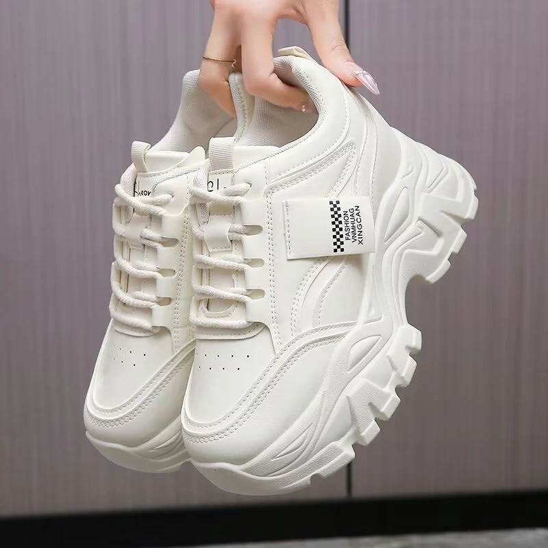 Damen Sportliche Chunky Sneakers mit innovativen Dämpfungselementen und rutschfester Sohle Heidi Mode - Image 4