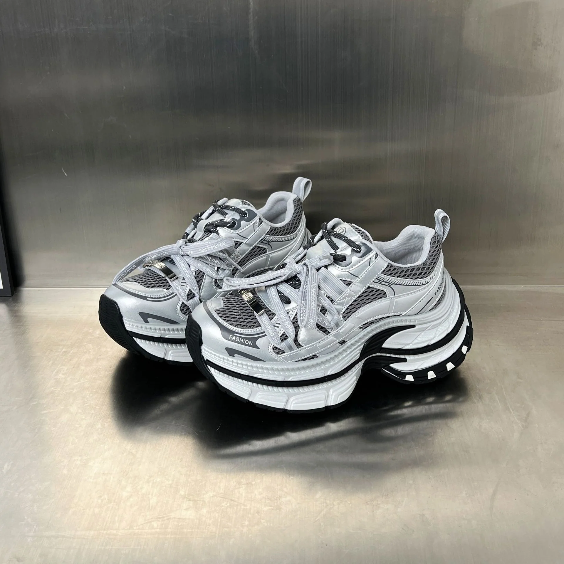 Damen Sportliche Chunky Sneakers mit innovativer Dämpfungstechnologie und atmungsaktiver Mesh-Oberfläche Heidi Mode - Image 2