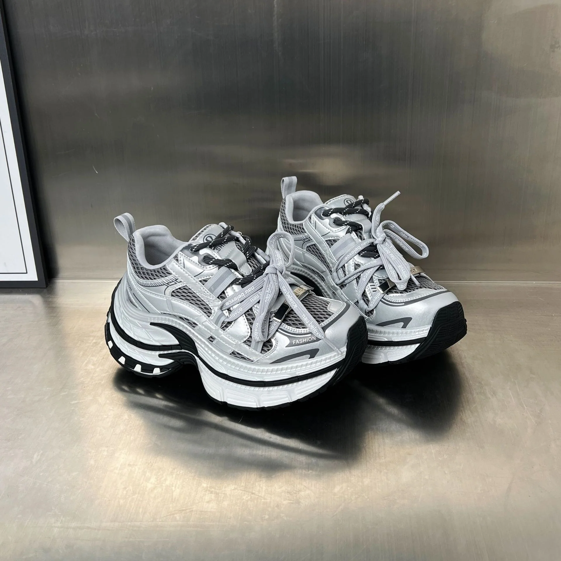 Damen Sportliche Chunky Sneakers mit innovativer Dämpfungstechnologie und atmungsaktiver Mesh-Oberfläche Heidi Mode - Image 4
