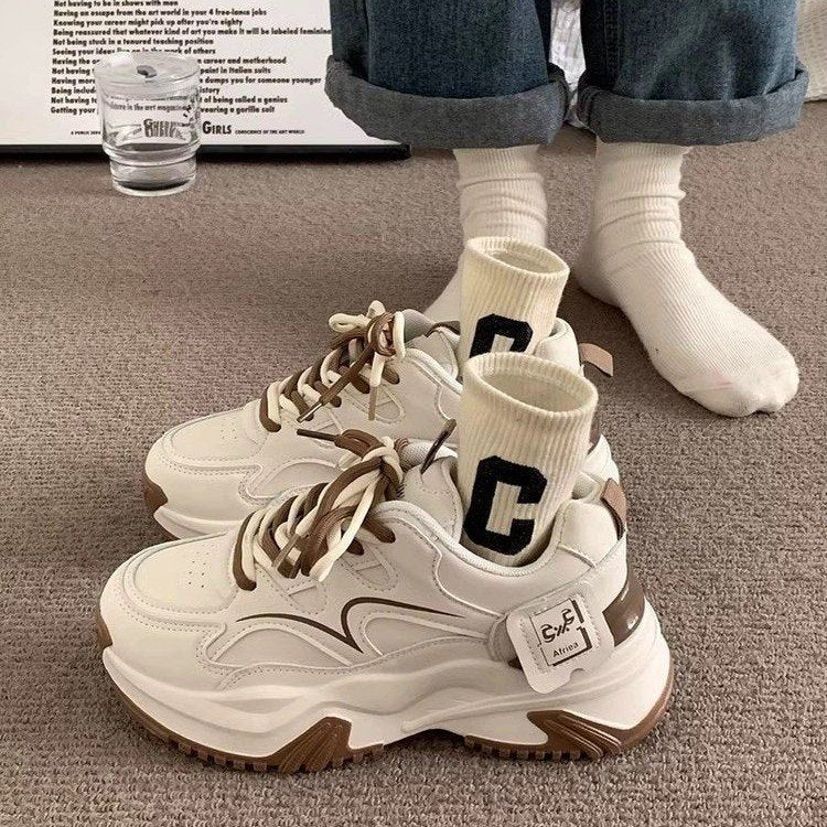 Damen Sportliche Chunky Sneakers mit komfortabler Fütterung und modischem Detail Heidi Mode - Image 2