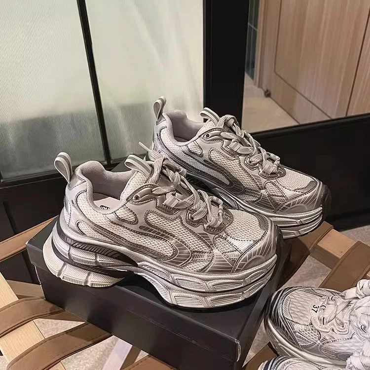 Damen Sportliche Chunky Sneakers mit reflektierenden Oberflächen und optimaler Dämpfung Heidi Mode - Image 3