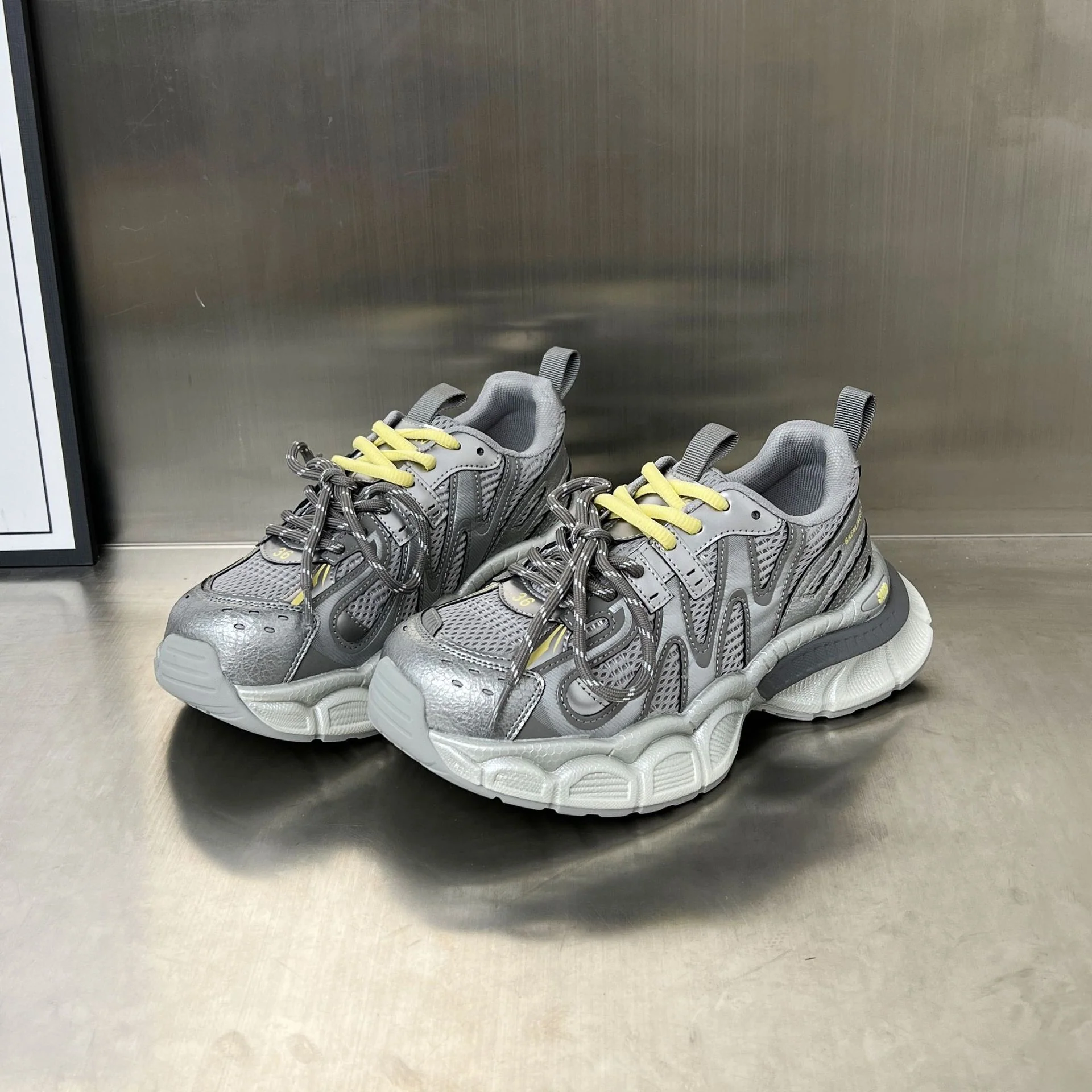 Damen Sportliche Chunky Sneakers mit rutschfester Sohle und atmungsaktivem Obermaterial Heidi Mode - Image 2
