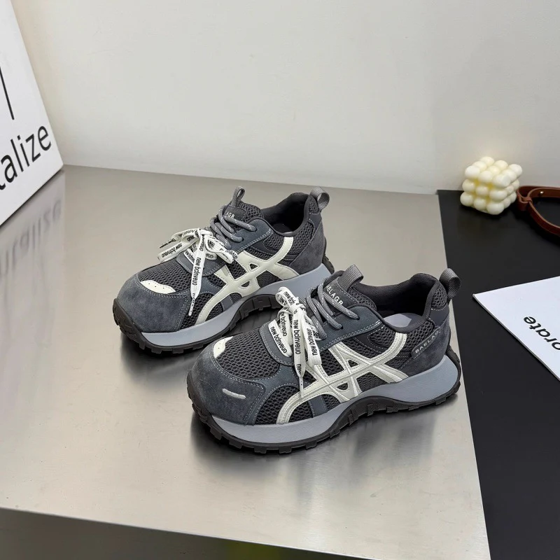Damen Sportliche Freizeit Sneaker mit atmungsaktiver Obermaterialstruktur und robustem Profil Heidi Mode - Image 8