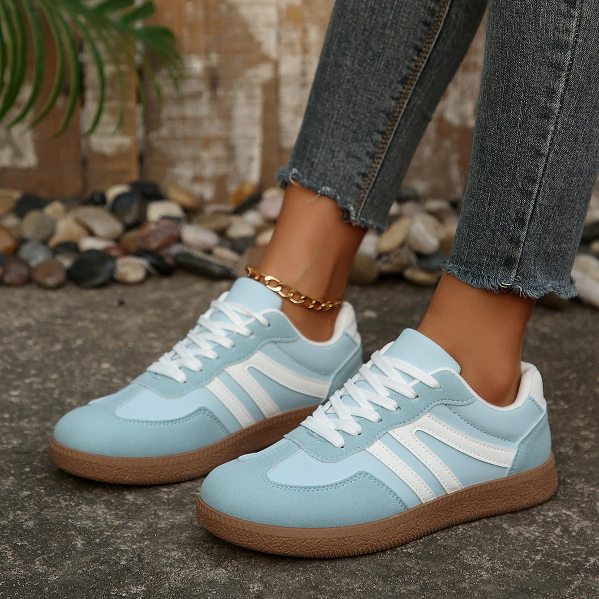 Damen Sportliche Freizeit-Sneaker mit klassischer Silhouette und atmungsaktiver Oberfläche Heidi Mode - Image 2