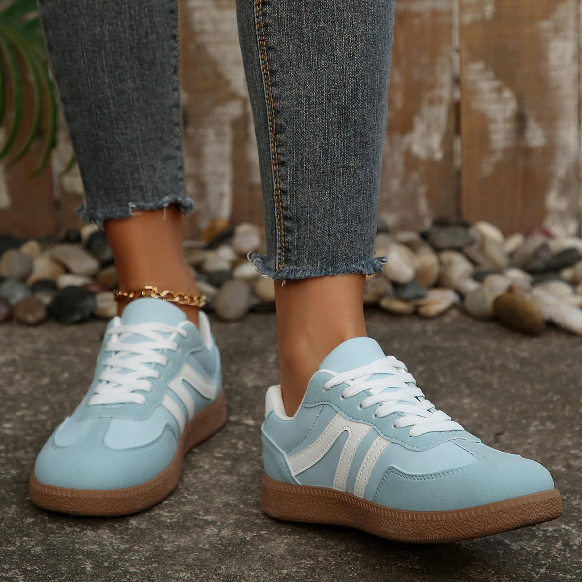 Damen Sportliche Freizeit-Sneaker mit klassischer Silhouette und atmungsaktiver Oberfläche Heidi Mode - Image 4