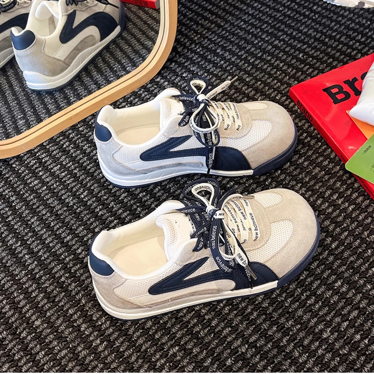 Damen Sportliche Freizeitschuhe mit hochwertigem Wildleder-Obermaterial und innovativem Schnürsystem Heidi Mode - Image 3