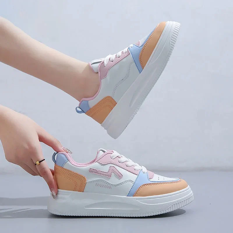 Damen Sportliche Freizeitschuhe mit Plateau und modischen Akzenten Heidi Mode - Image 4