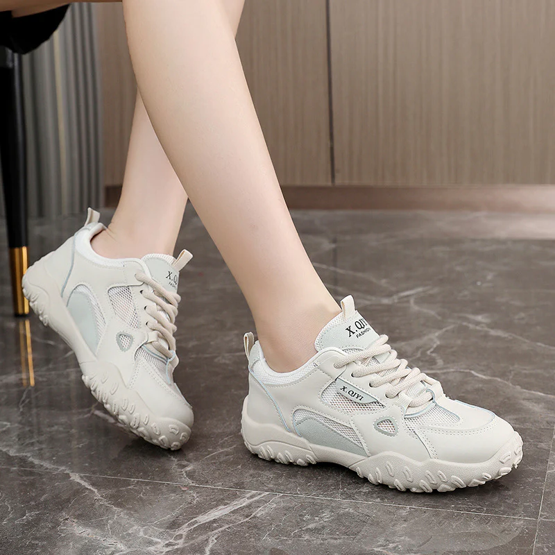 Damen Sportliche Freizeitsneaker mit atmungsaktiven Mesh-Einsätzen und griffiger Laufsohle Heidi Mode - Image 3