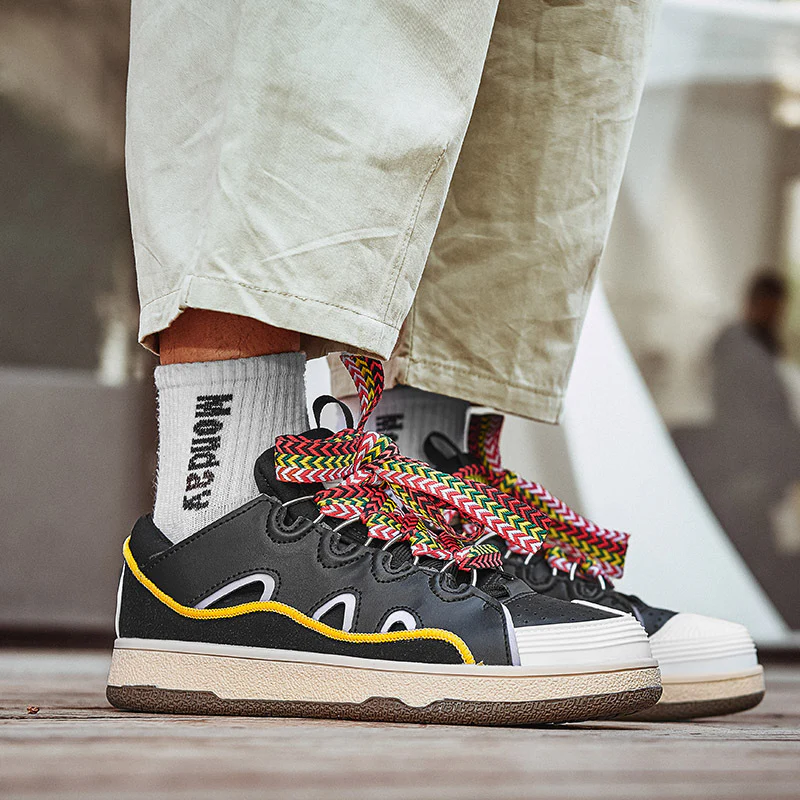 Damen Sportliche Freizeitsneaker mit bunten Schnürsenkeln und dämpfender Sohle Heidi Mode - Image 3