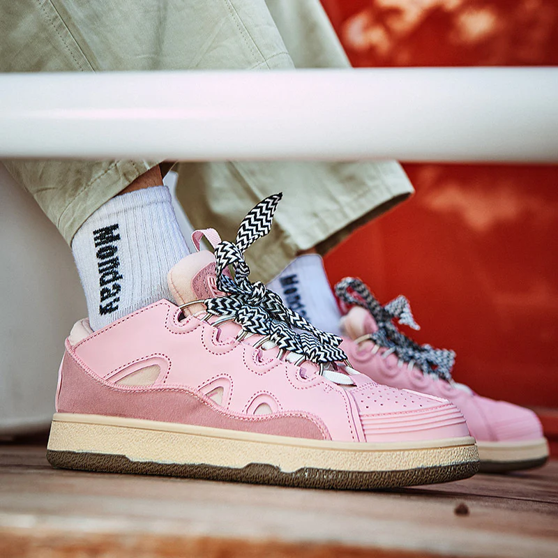 Damen Sportliche Freizeitsneaker mit bunten Schnürsenkeln und dämpfender Sohle Heidi Mode - Image 4
