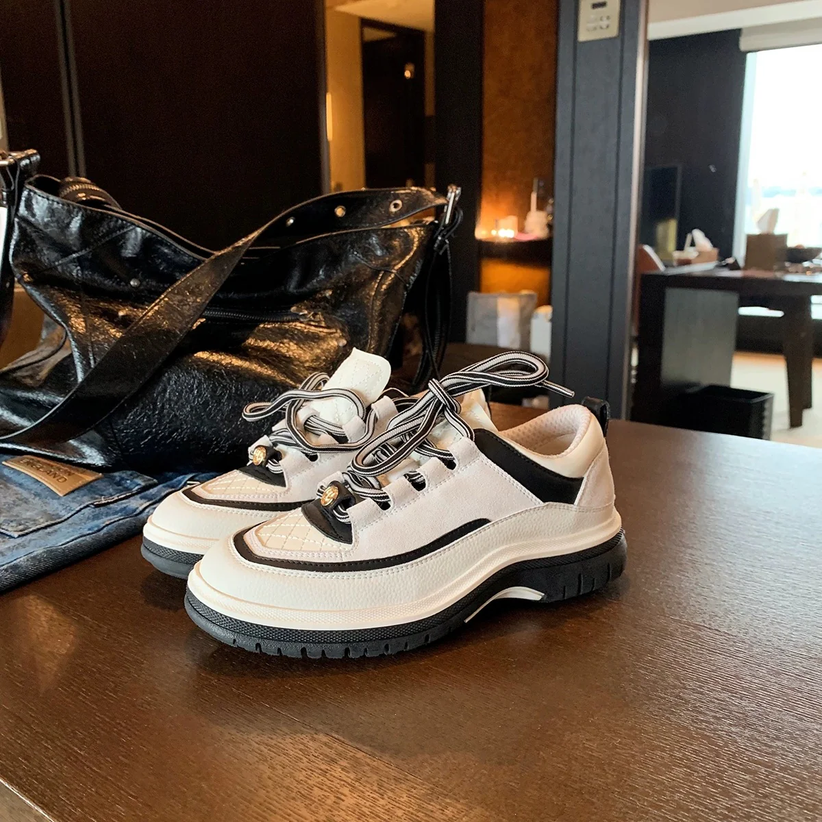 Damen Sportliche Freizeitsneaker mit modischen Details Heidi Mode - Image 6