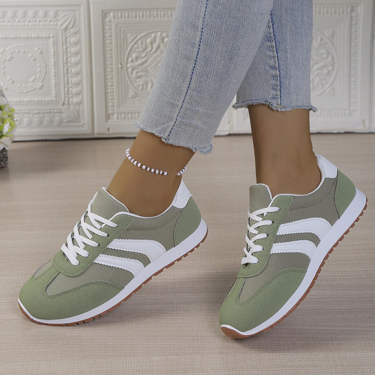 Damen Sportliche Freizeitsneaker mit praktischem Schnürverschluss Heidi Mode - Image 3