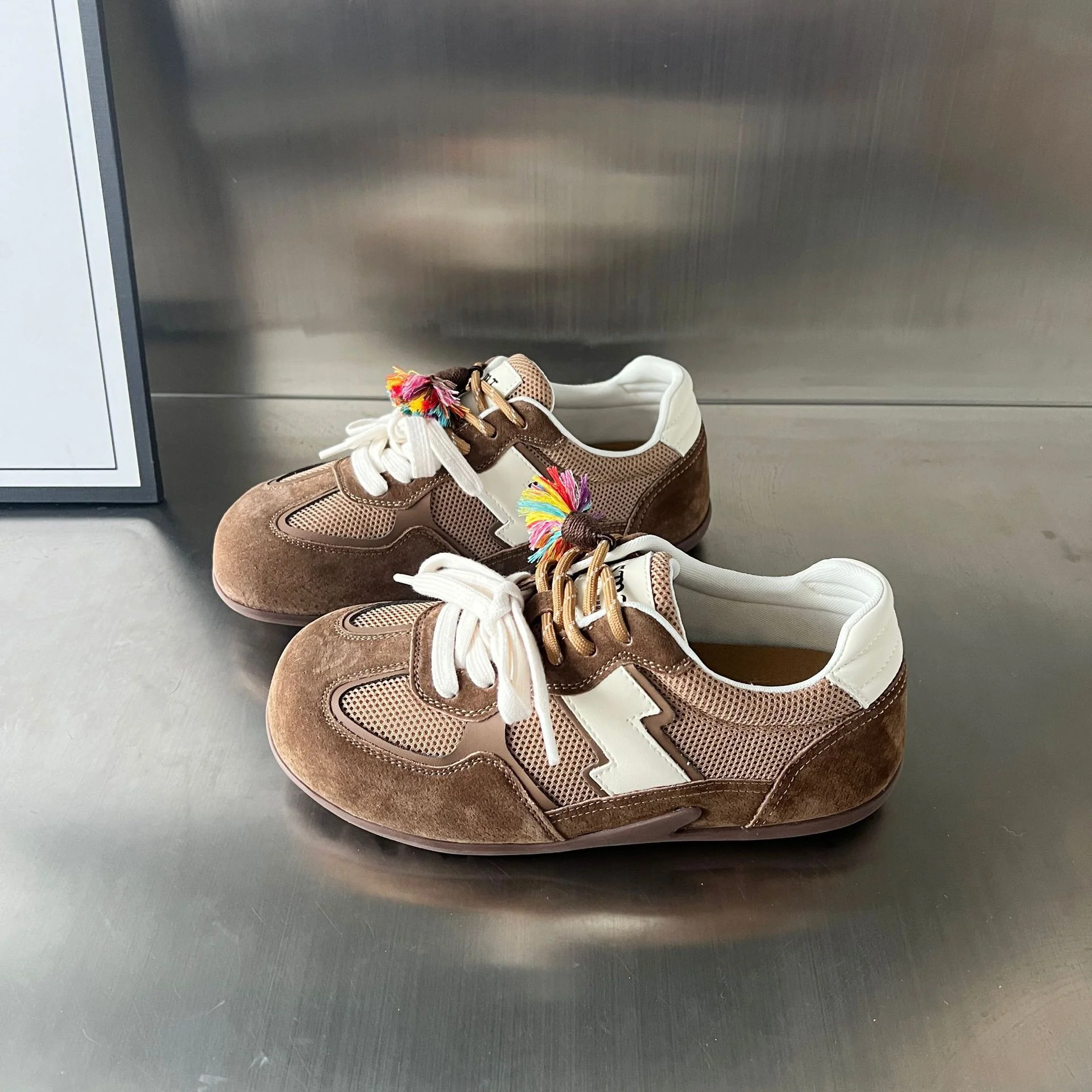 Damen Sportliche Freizeitsneakers mit farbigen Akzenten und atmungsaktiven Einsätzen Heidi Mode - Image 6