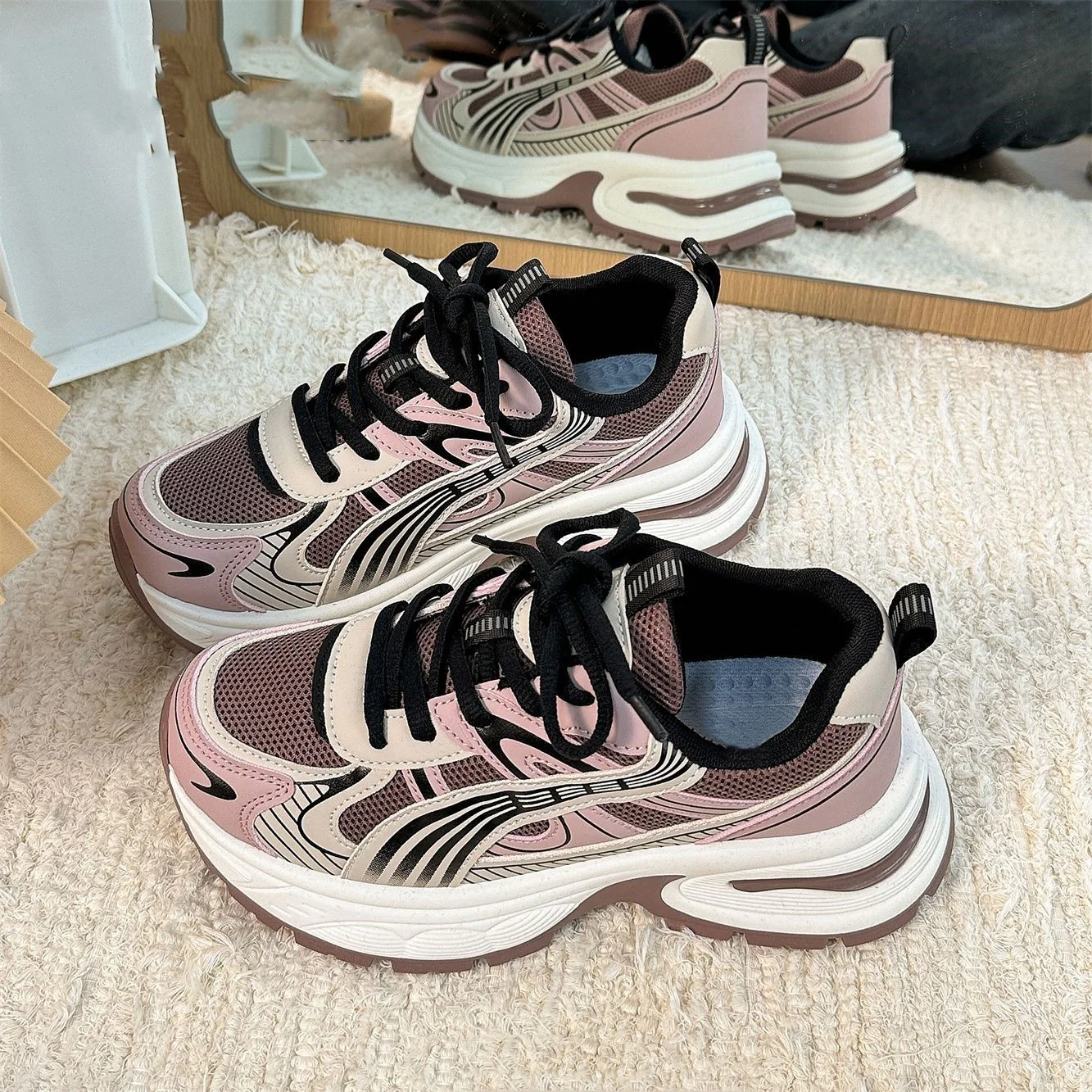 Damen Sportliche High-Performance Sneakers mit nahtloser Verarbeitung Heidi Mode - Image 2