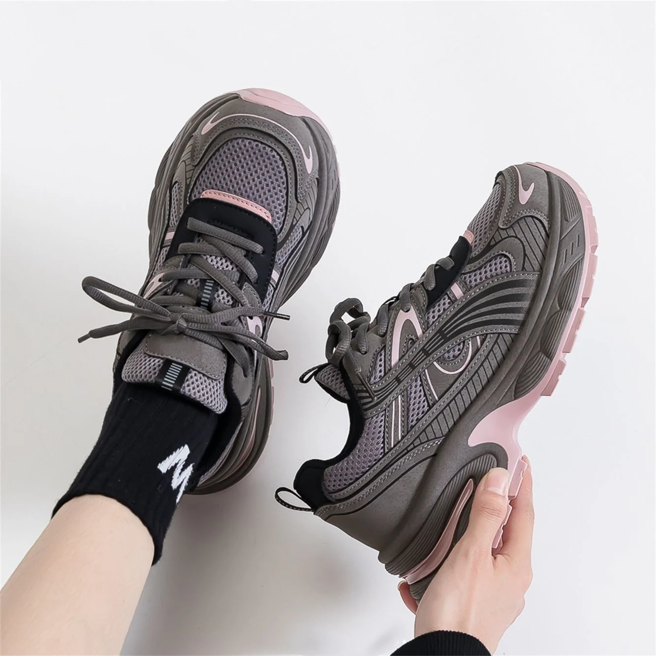 Damen Sportliche High-Performance Sneakers mit nahtloser Verarbeitung Heidi Mode - Image 4