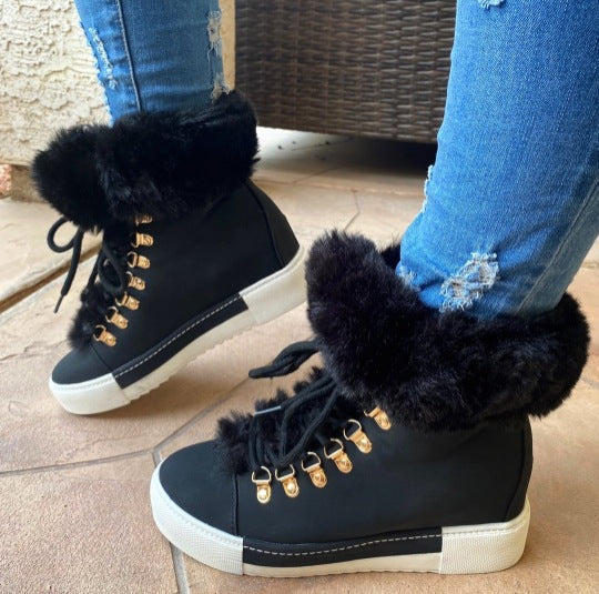 Damen Sportliche High-Top Sneaker mit flauschigem Kunstfellkragen Heidi Mode - Image 8
