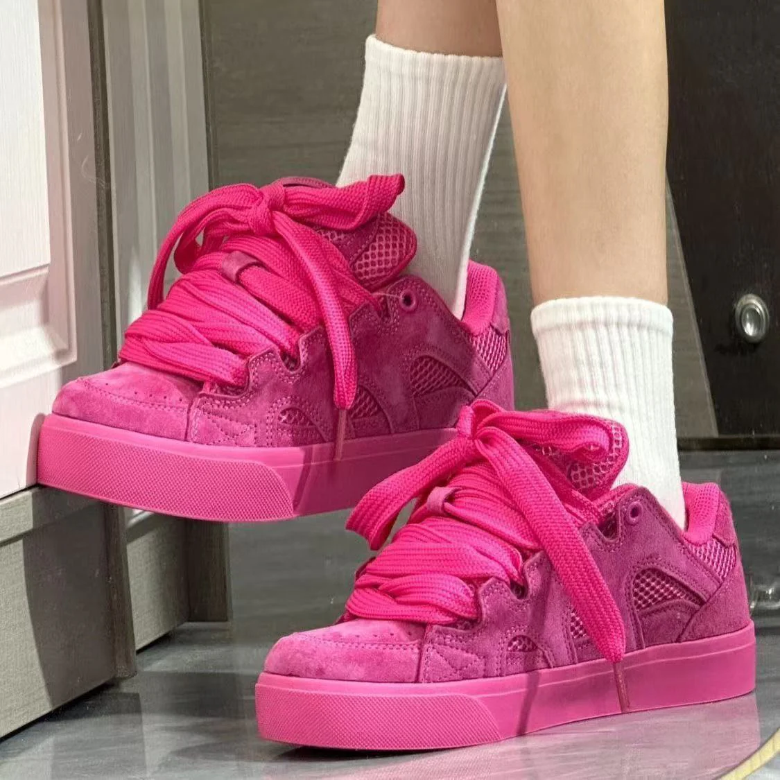 Damen Sportliche High-Top Sneakers mit innovativen Schnürsystem und dämpfender Sohle Heidi Mode - Image 3