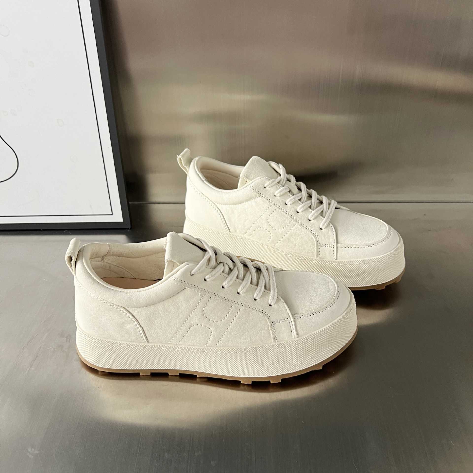 Damen Sportliche Lace-Up Sneakers mit komfortabler Plateau-Sohle Heidi Mode - Image 4