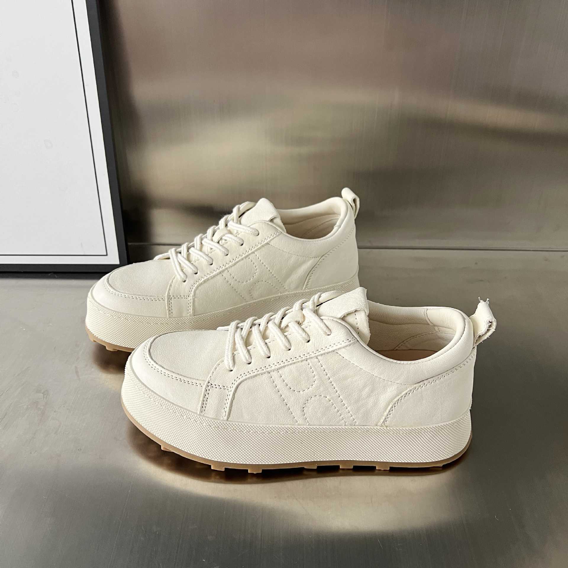 Damen Sportliche Lace-Up Sneakers mit komfortabler Plateau-Sohle Heidi Mode - Image 7