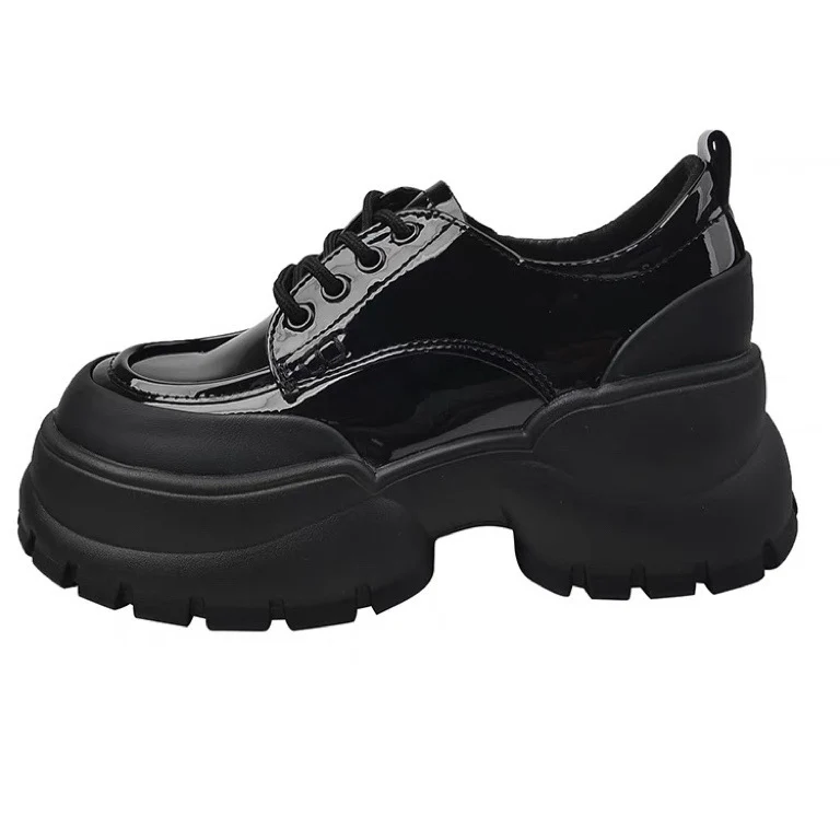 Damen Sportliche Lack Sneakers mit robuster Plateausohle und modischem Design Heidi Mode - Image 5