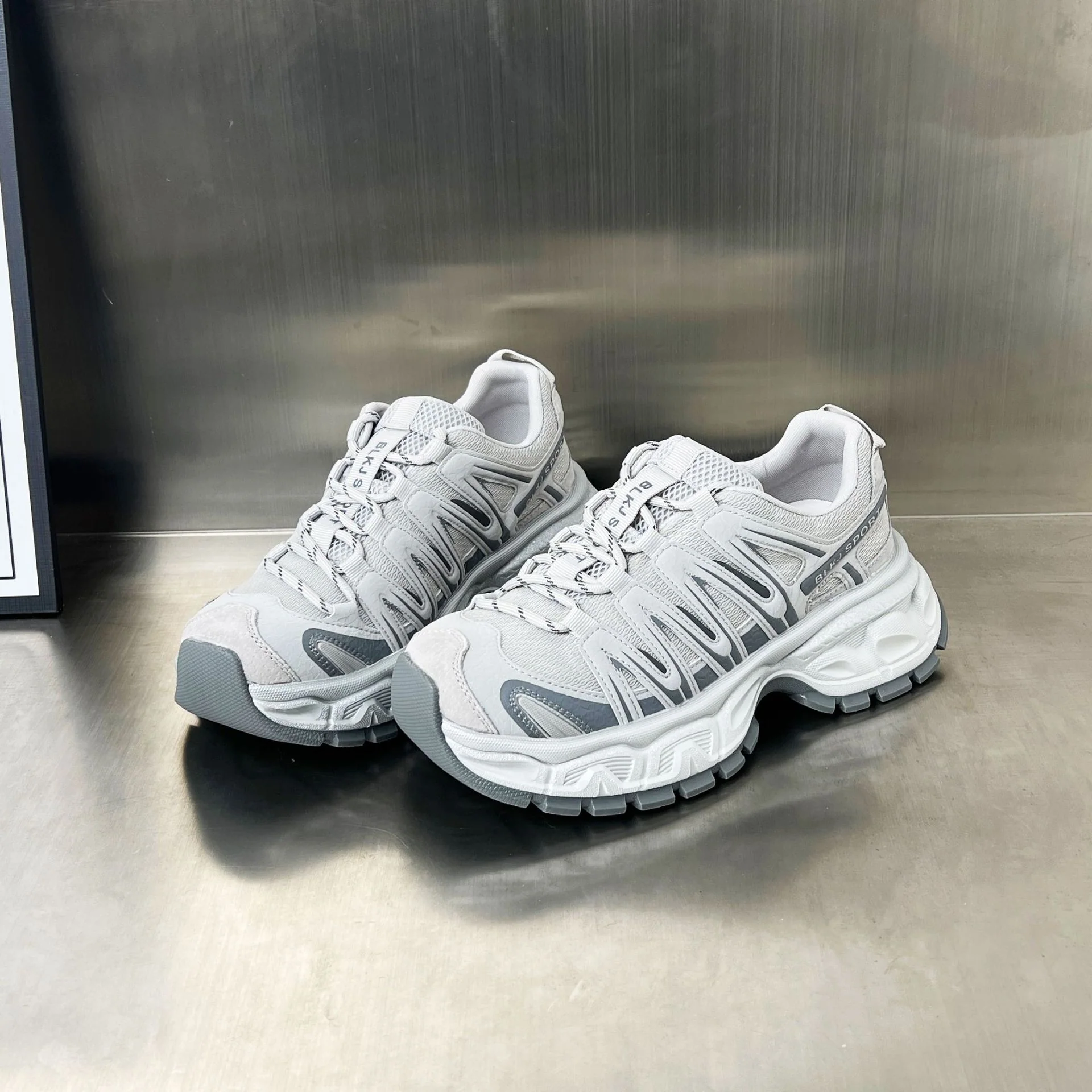Damen Sportliche Lauf-Sneaker mit atmungsaktiver Mesh-Oberfläche und robustem Sohlenprofil Heidi Mode - Image 6