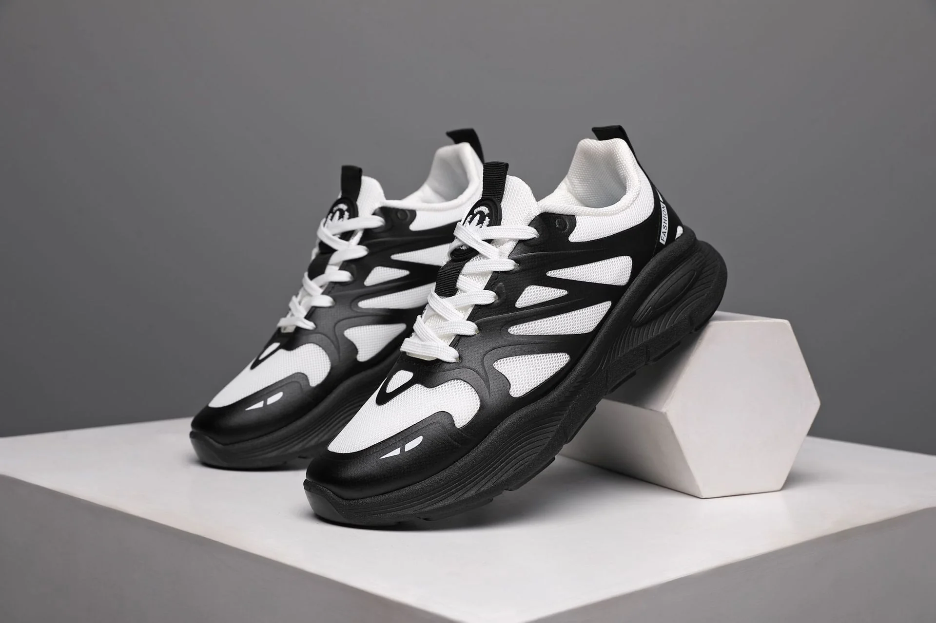 Damen Sportliche Lauf-Sneaker mit atmungsaktiver Netzstruktur und dämpfender Sohle Heidi Mode - Image 6