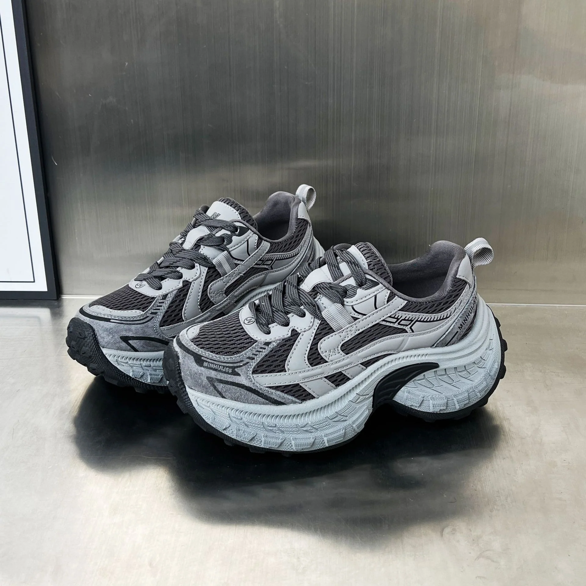 Damen Sportliche Lauf-Sneaker mit dämpfendem Fußbett und atmungsaktiver Oberflächenstruktur Heidi Mode - Image 7