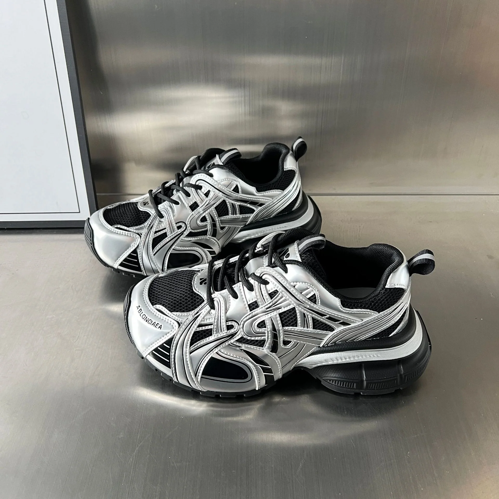 Damen Sportliche Lauf-Sneaker mit dämpfendem Mesh-Obermaterial Heidi Mode - Image 6