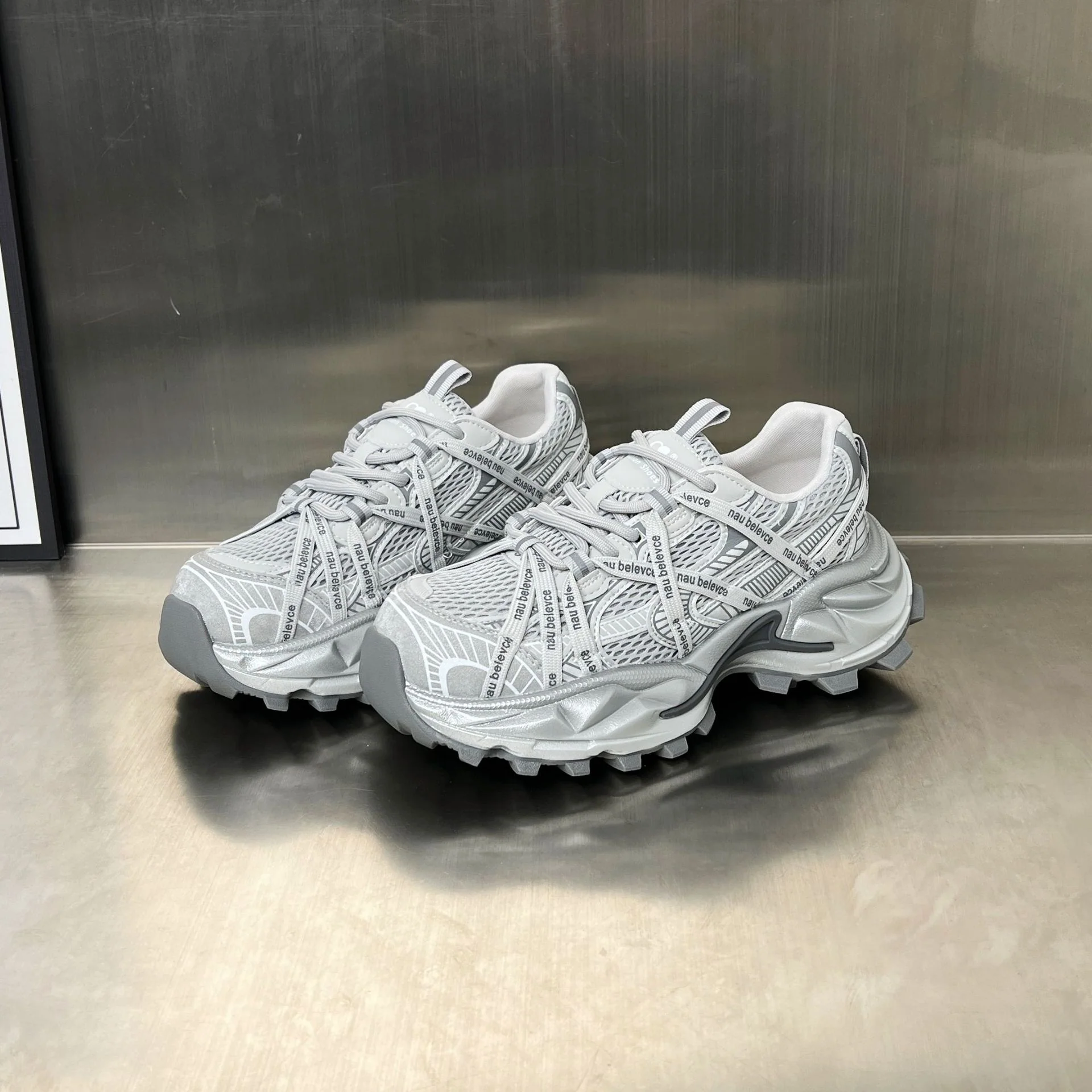 Damen Sportliche Lauf-Sneaker mit innovativem Mesh-Design und rutschfester Sohle Heidi Mode - Image 2
