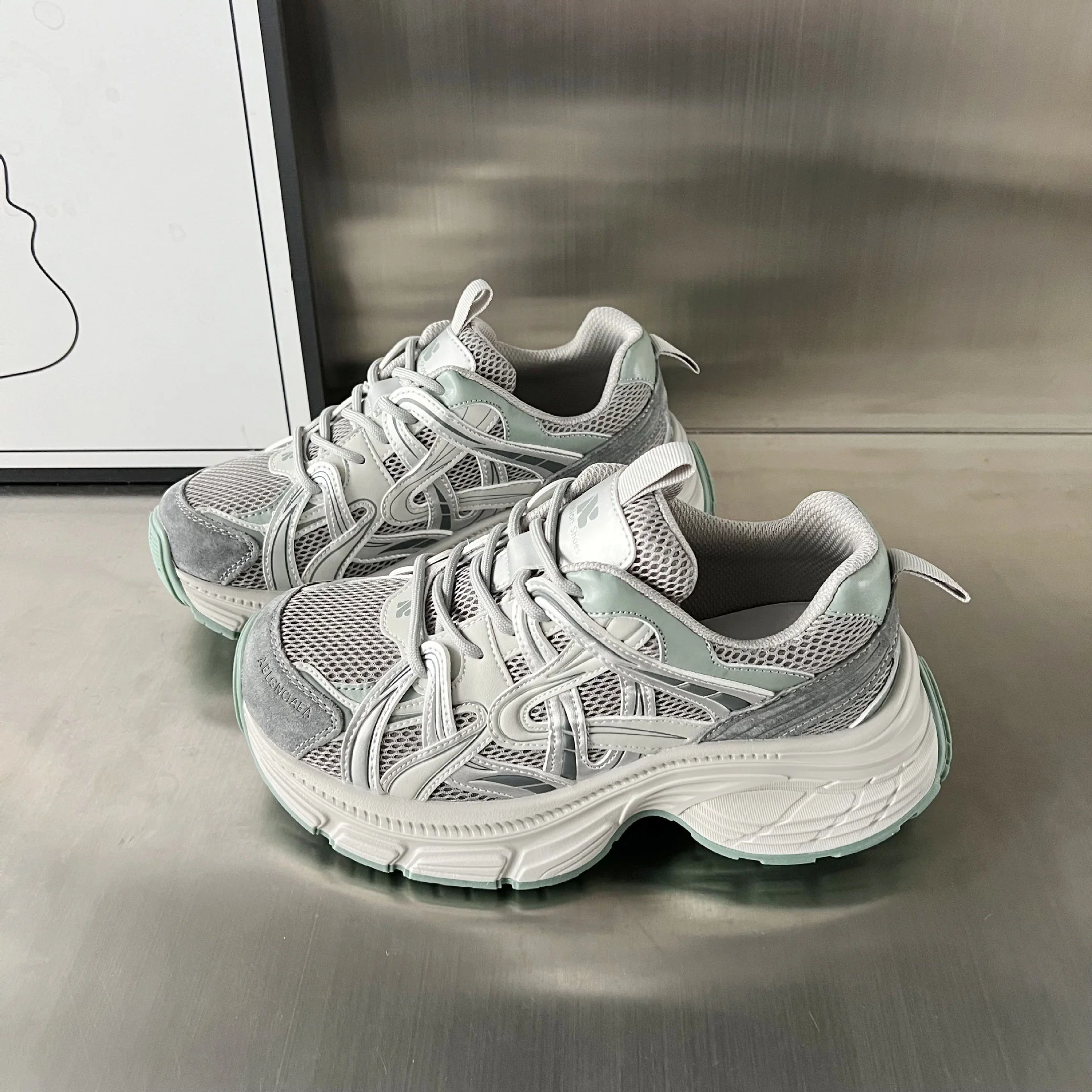Damen Sportliche Lauf-Sneaker mit innovativer Dämpfungstechnologie und atmungsaktivem Obermaterial Heidi Mode - Image 3