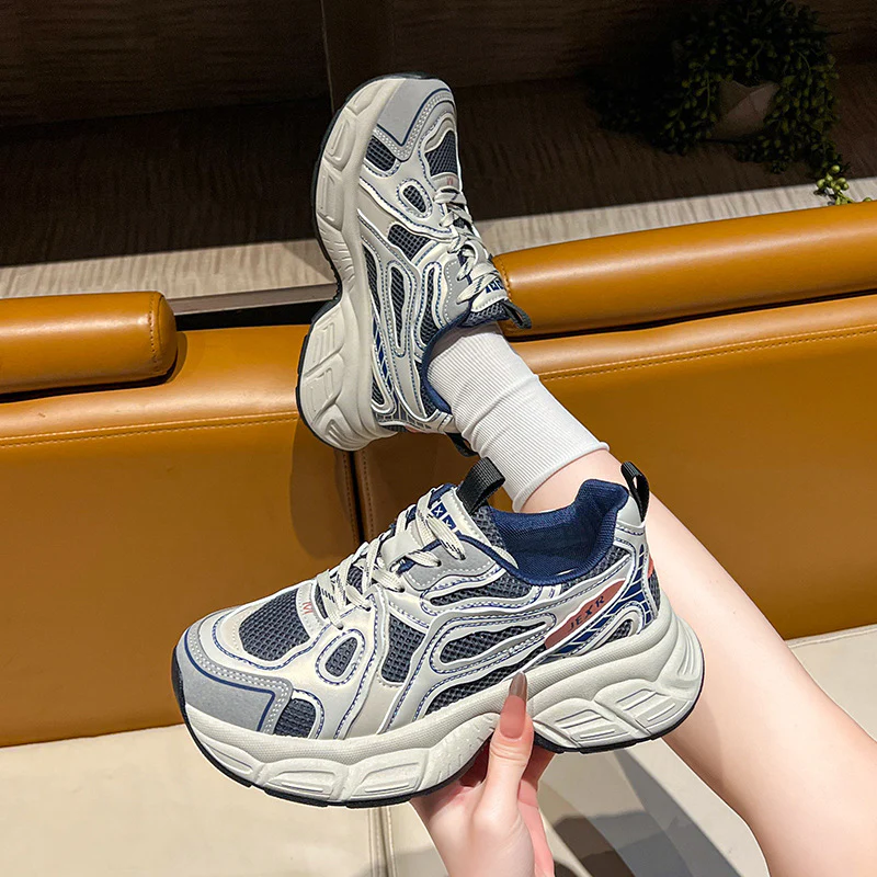 Damen Sportliche Lauf- und Freizeit-Sneaker mit atmungsaktiven Mesh-Einsätzen und dämpfender Sohle Heidi Mode - Image 7
