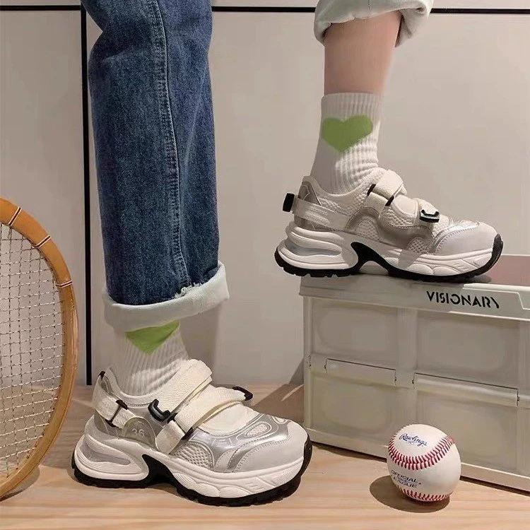 Damen Sportliche Lauf- und Freizeitschuhe mit verstellbaren Riemen und dämpfender Sohle Heidi Mode - Image 3