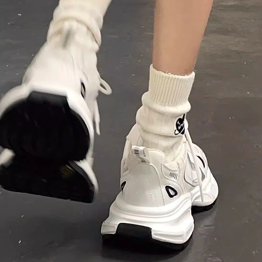 Damen Sportliche Laufschuhe mit atmungsaktiver Mesh-Oberfläche und dämpfender Sohle Heidi Mode - Image 3