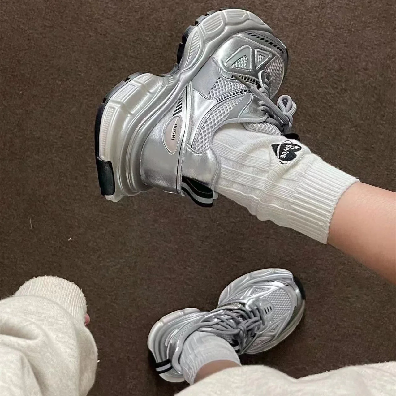 Damen Sportliche Laufschuhe mit atmungsaktiver Mesh-Oberfläche und dämpfender Sohlenkonstruktion Heidi Mode - Image 4