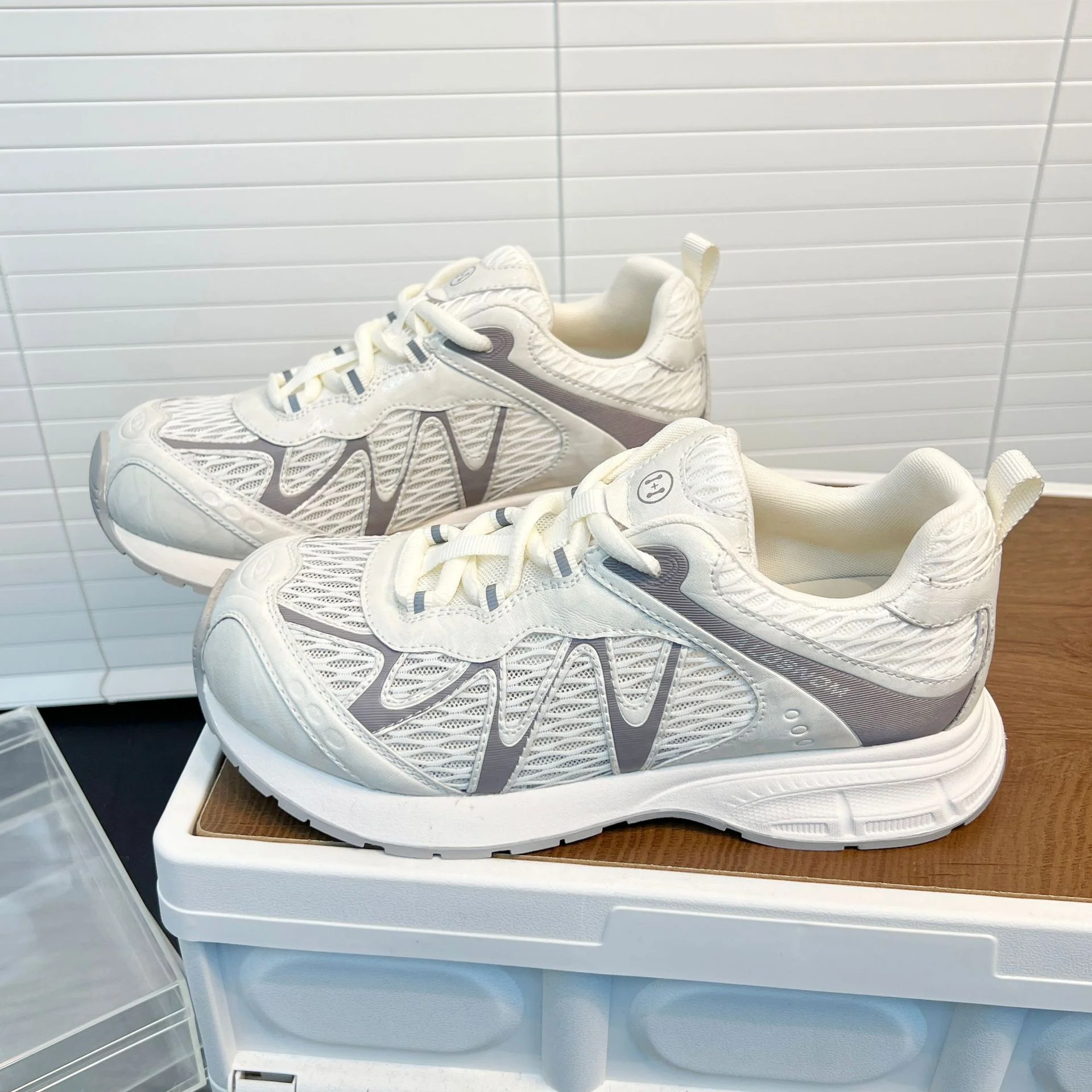 Damen Sportliche Laufschuhe mit atmungsaktiver Mesh-Oberfläche und ergonomischem Fußbett Heidi Mode - Image 2