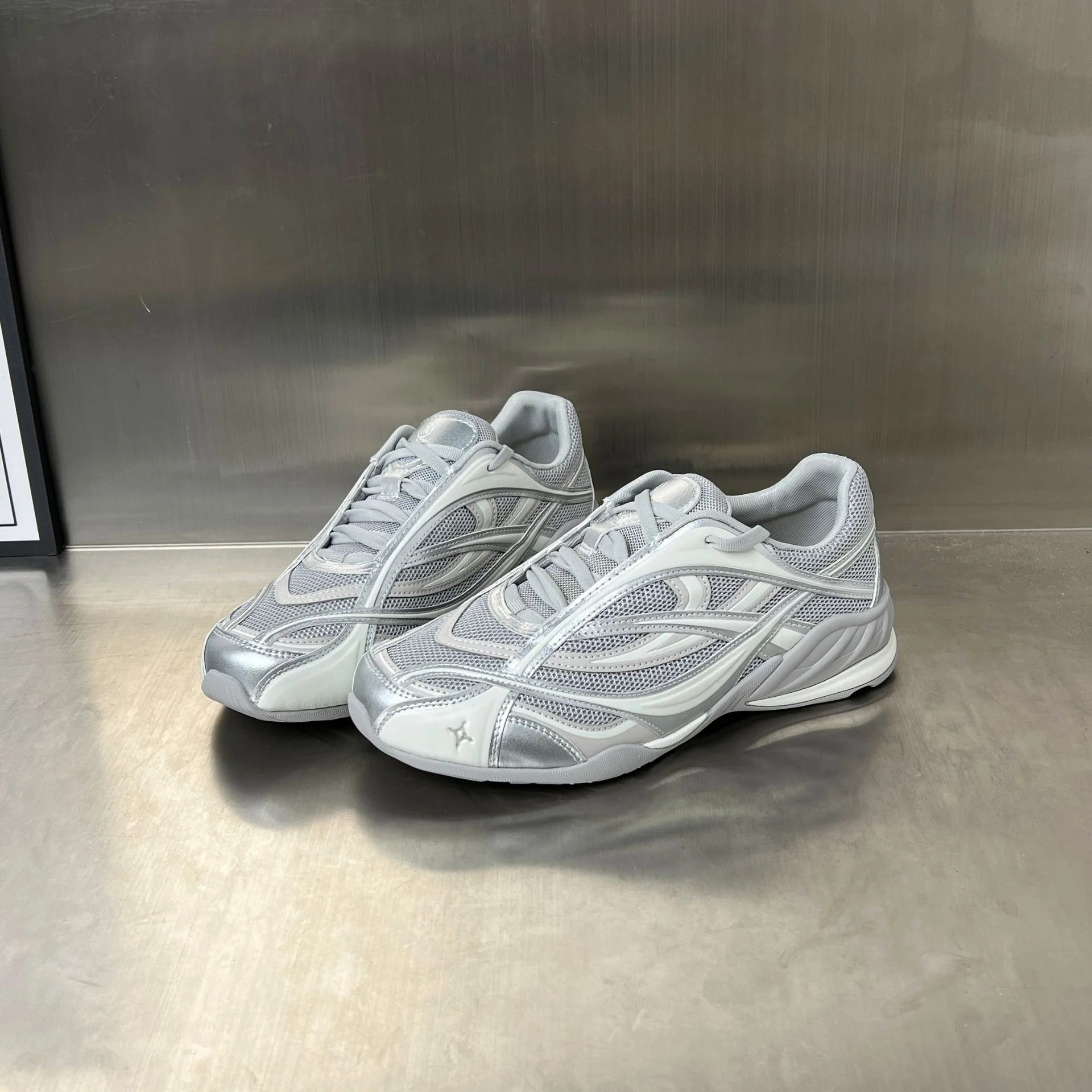 Damen Sportliche Laufschuhe mit atmungsaktiver Mesh-Oberfläche und innovativer Dämpfung Heidi Mode - Image 2