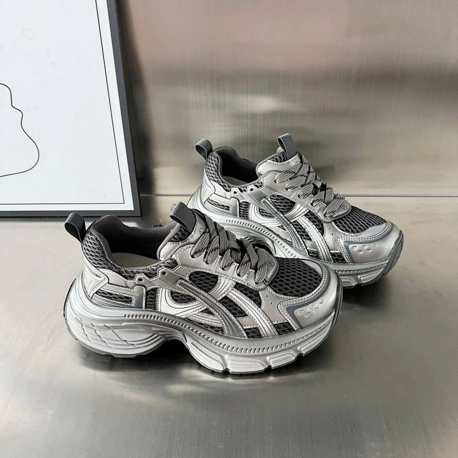 Damen Sportliche Laufschuhe mit atmungsaktiver Mesh-Oberfläche und innovativer Dämpfungstechnologie Heidi Mode - Image 4