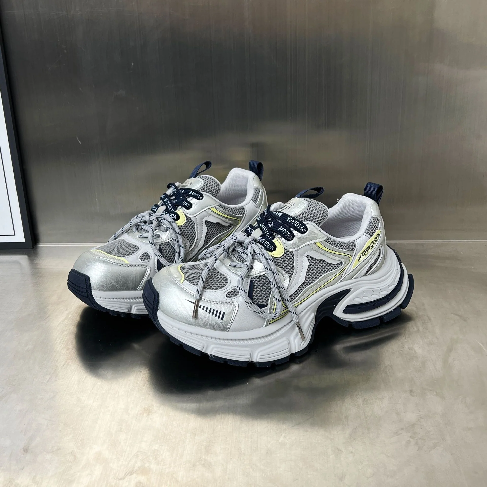 Damen Sportliche Laufschuhe mit ergonomisch gepolstertem Fußbett Heidi Mode - Image 6