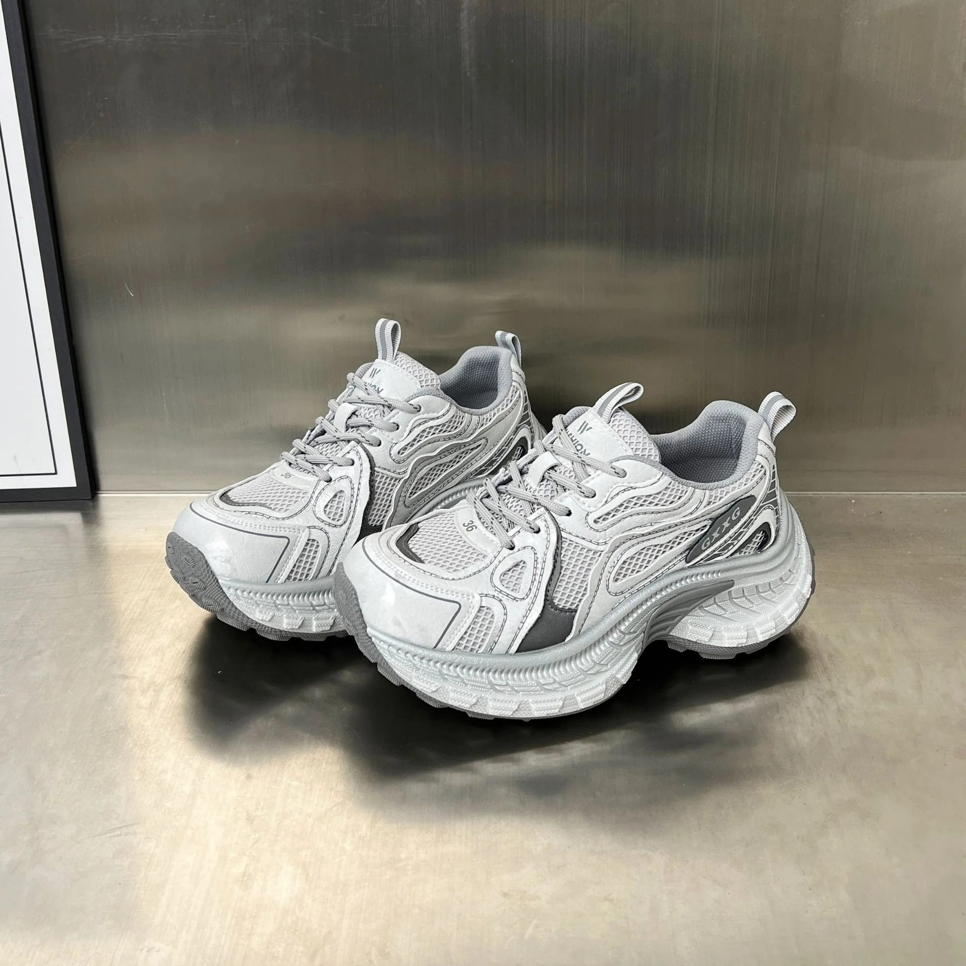 Damen Sportliche Laufschuhe mit innovativem Dämpfungssystem und atmungsaktiven Mesh-Einsätzen Heidi Mode - Image 6