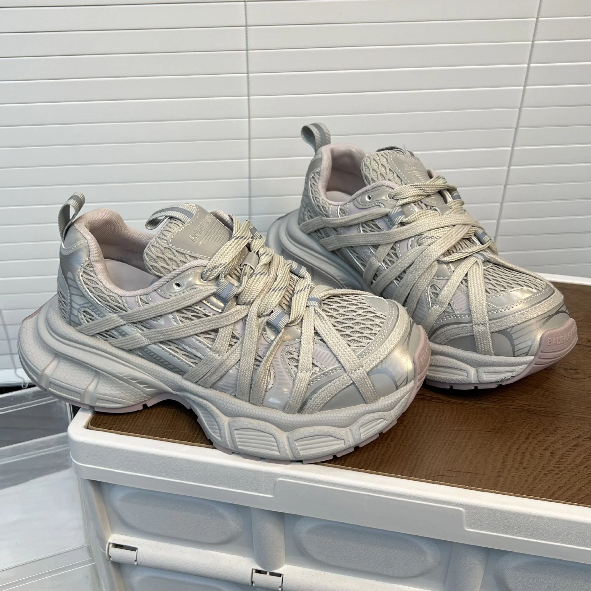 Damen Sportliche Laufschuhe mit innovativem Design und atmungsaktiver Obermaterialstruktur Heidi Mode - Image 4