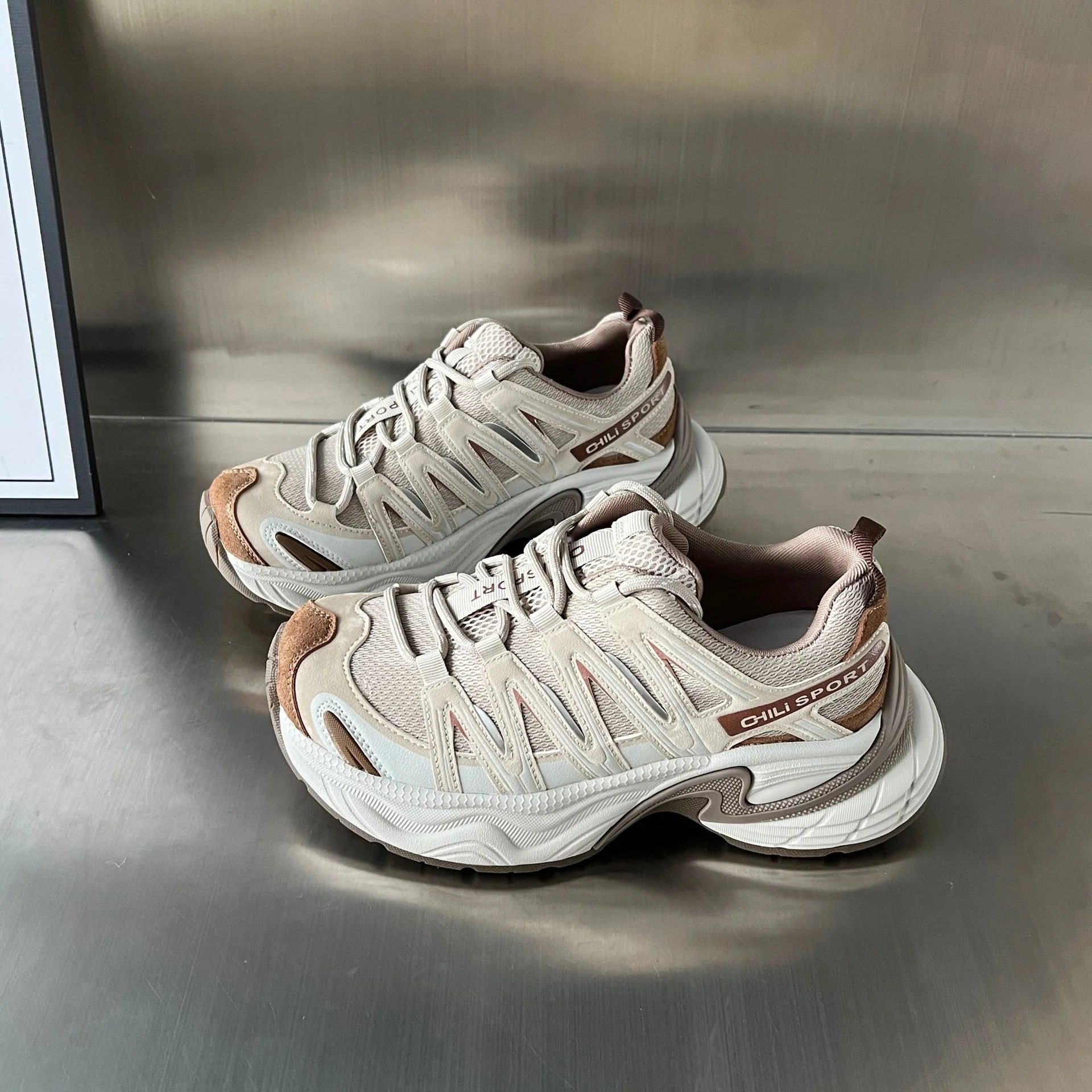 Damen Sportliche Lifestyle-Sneaker mit atmungsaktiven Mesh-Einsätzen und dämpfendem Fußbett Heidi Mode - Image 7