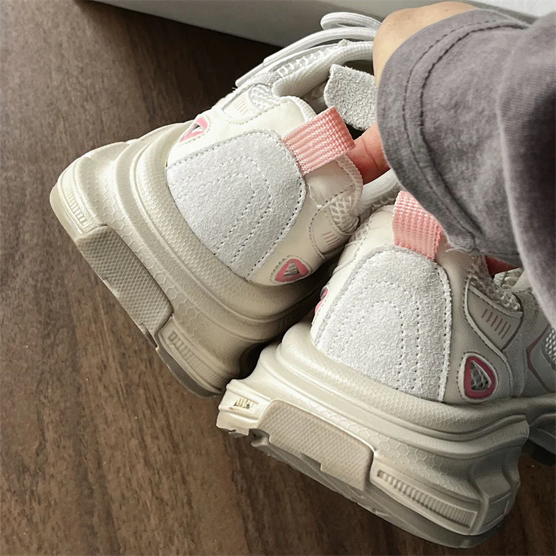Damen Sportliche Mesh-Sneaker mit dämpfender Sohle und strapazierfähigem Design Heidi Mode - Image 5